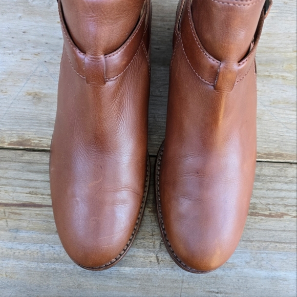 L.L. Bean Otmy Western Leather, Cut Out Sides, Stacked Heel Bootie. WMS 9M - Picture 8 of 15